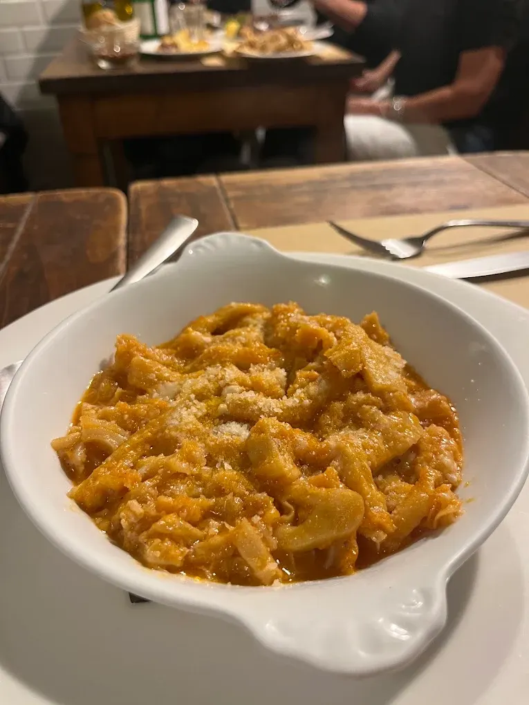 Trippa alla fiorentina servita nel piatto bianco
